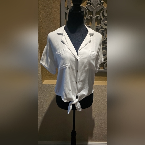 Hollister Crop White Button Up Two Pocket Camp Small With Tie Front Shirt - Picture 1 of 9